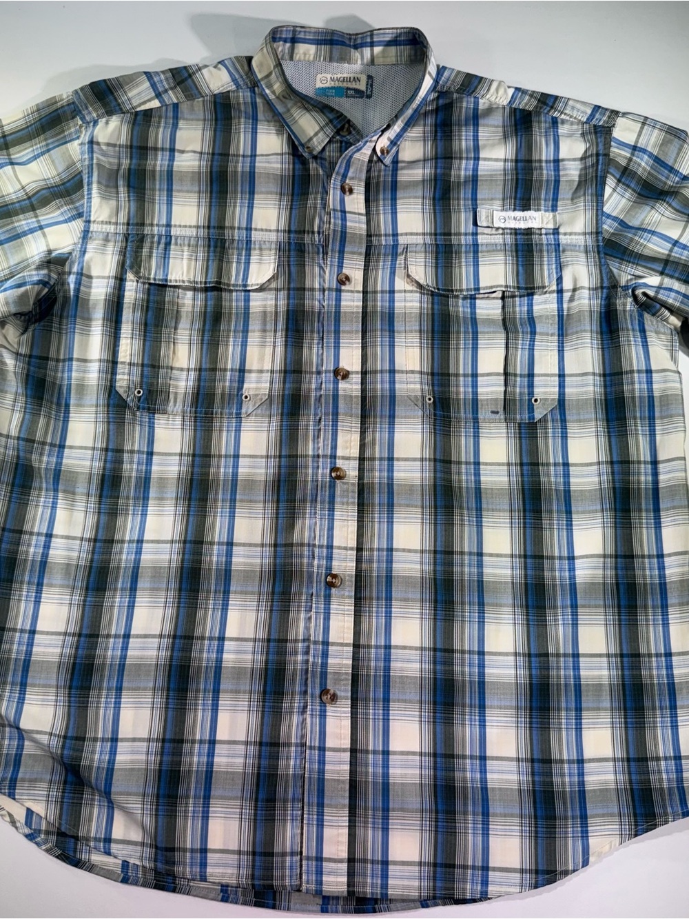 Magellan Outdoors Men's White, Blue & Green Plaid Short-Sleeve Button-Down Shirt